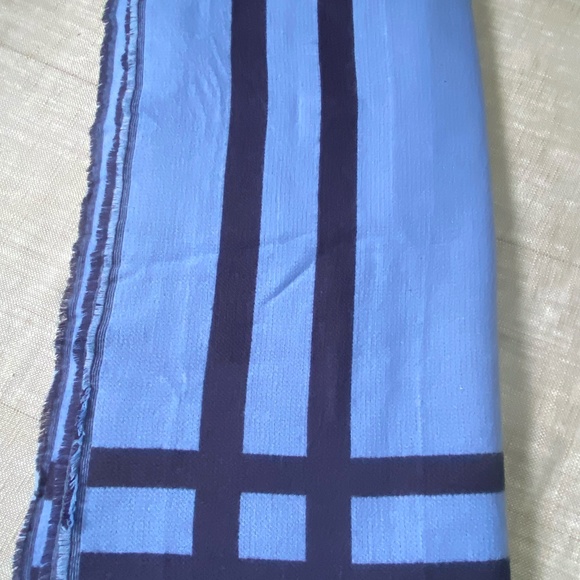 Kate Spade Blue Cozy Soft Throw Blanket - Picture 3 of 11